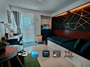 Condo Studio Unit- Free WIFI, Netflix - Near SM, Ayala, CDU, IT Park